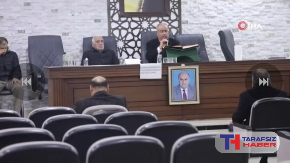 Eski belediye başkanını oğlu baltayla &ouml;ld&uuml;rd&uuml;